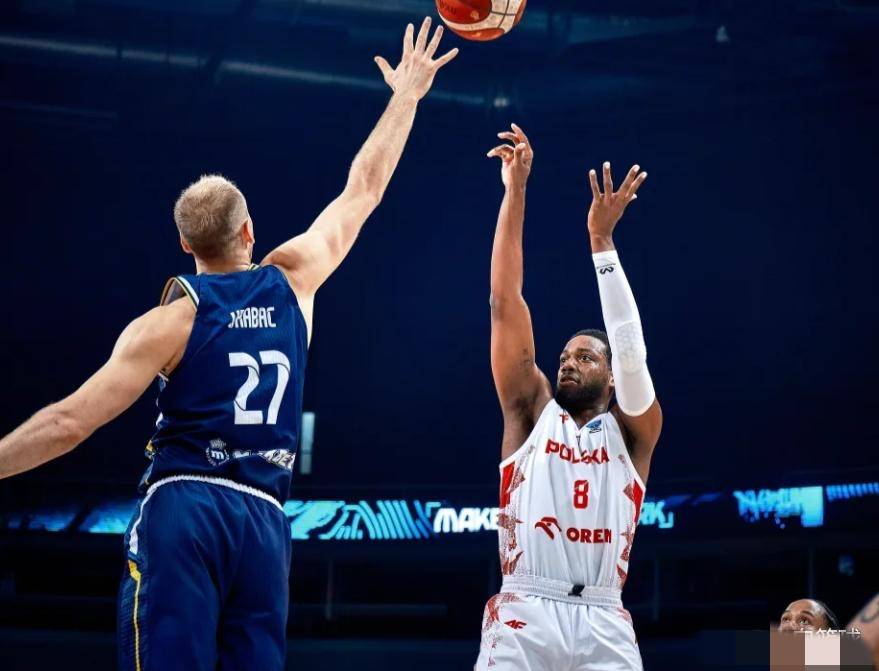 关于转折点瓦伦西亚豪取连胜；CBA常规赛今晚攻防权衡；赛场秩序良好；更衣室氛围转暖的信息