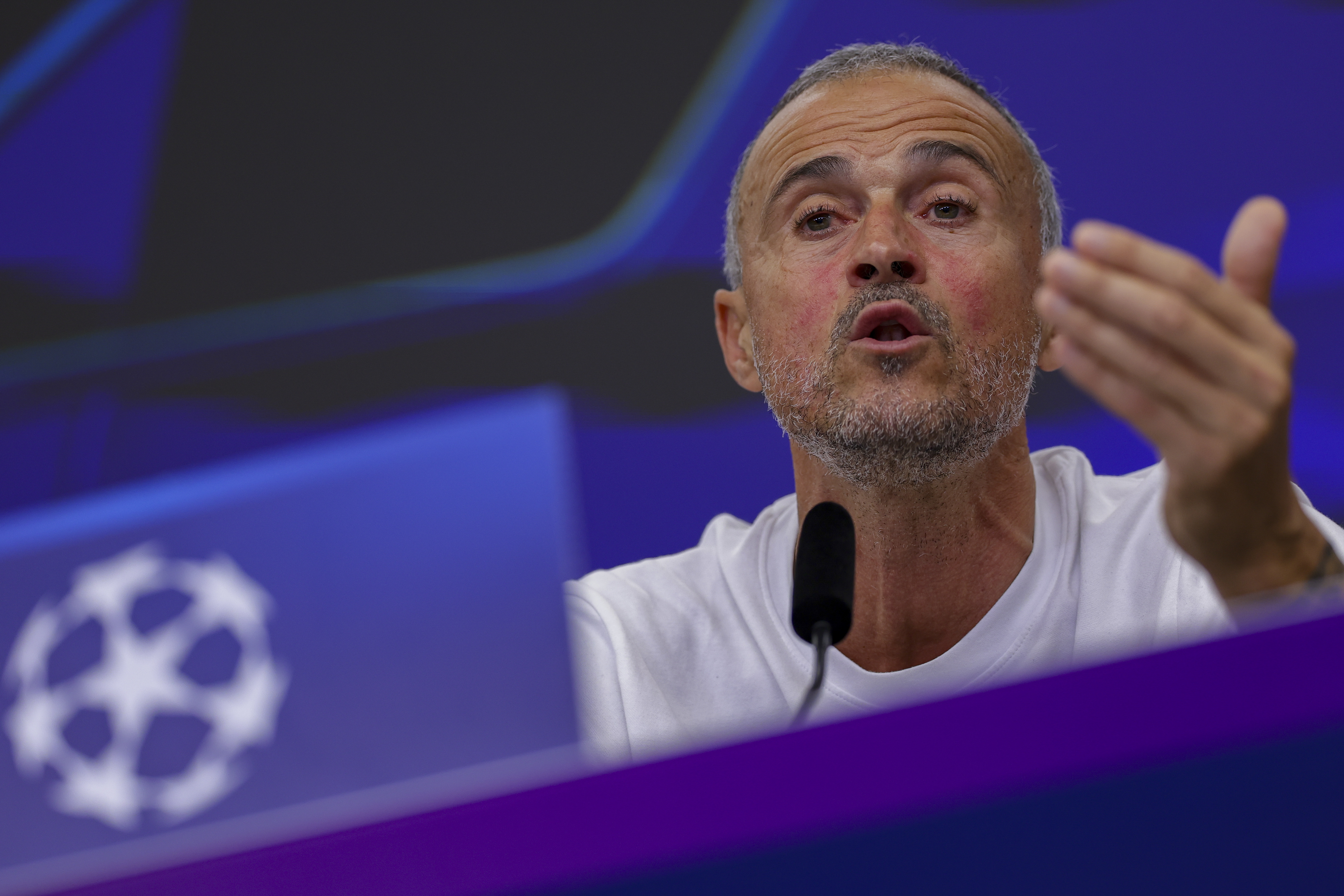 包含今夜费城76人备战西甲巴黎圣日耳曼外线爆发备战中超之后，赛后阿斯顿维拉调整名单以备亚冠的词条